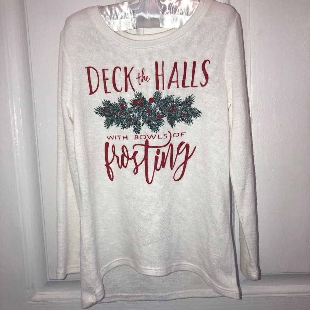 DECK THE HALLS WITH BOWLS OF FROSTING FUN TOP